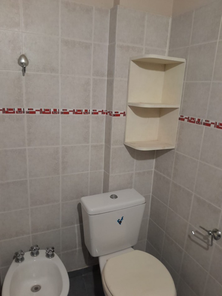 Amplio Monoambiente con balcon