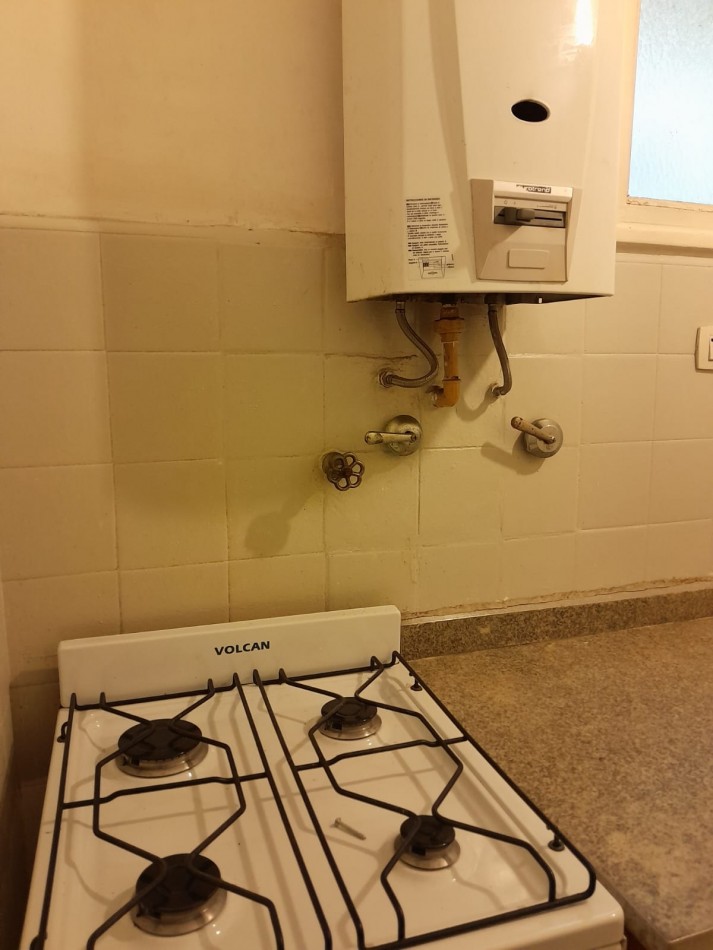 Amplio Monoambiente con balcon