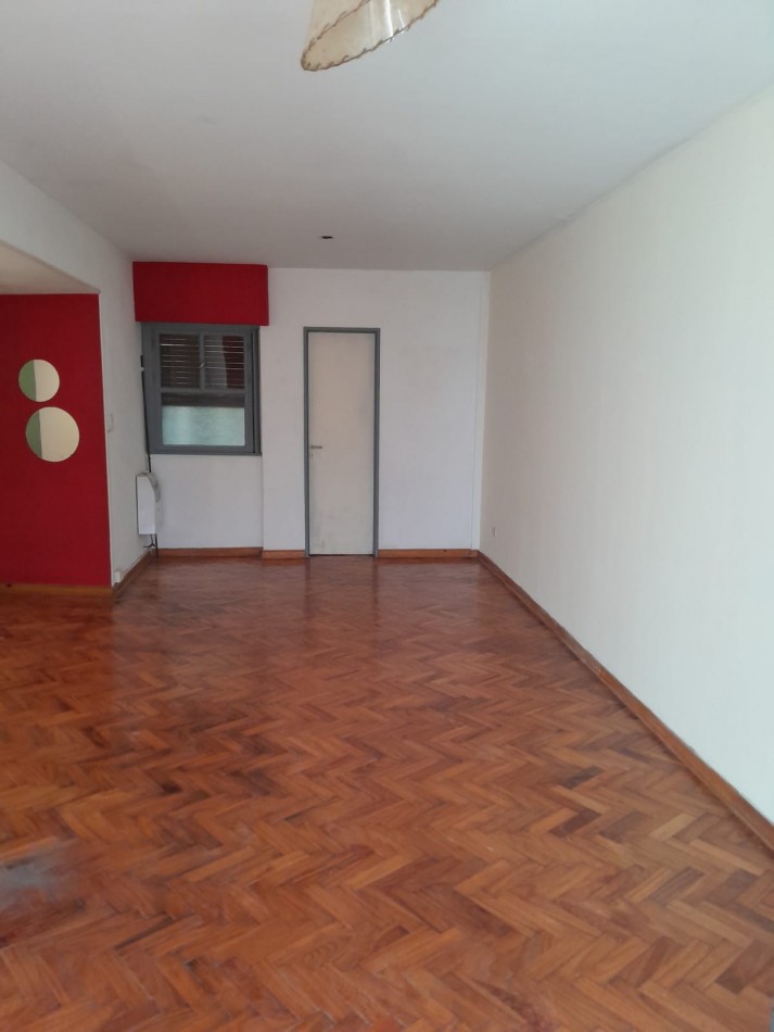 Amplio Monoambiente con balcon