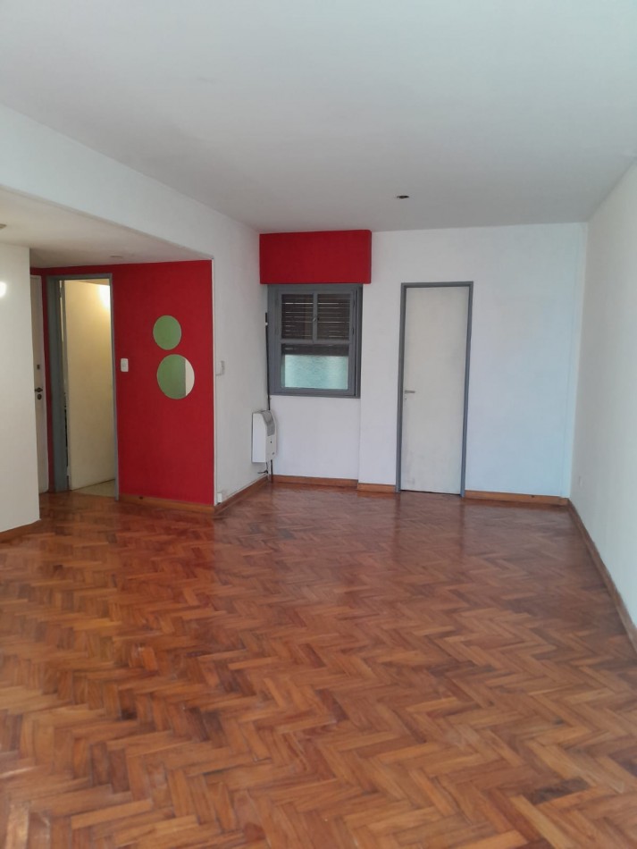 Amplio Monoambiente con balcon