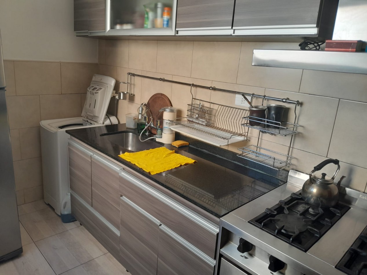 3 ambientes con balcon, todo luz y sol. Vista abierta