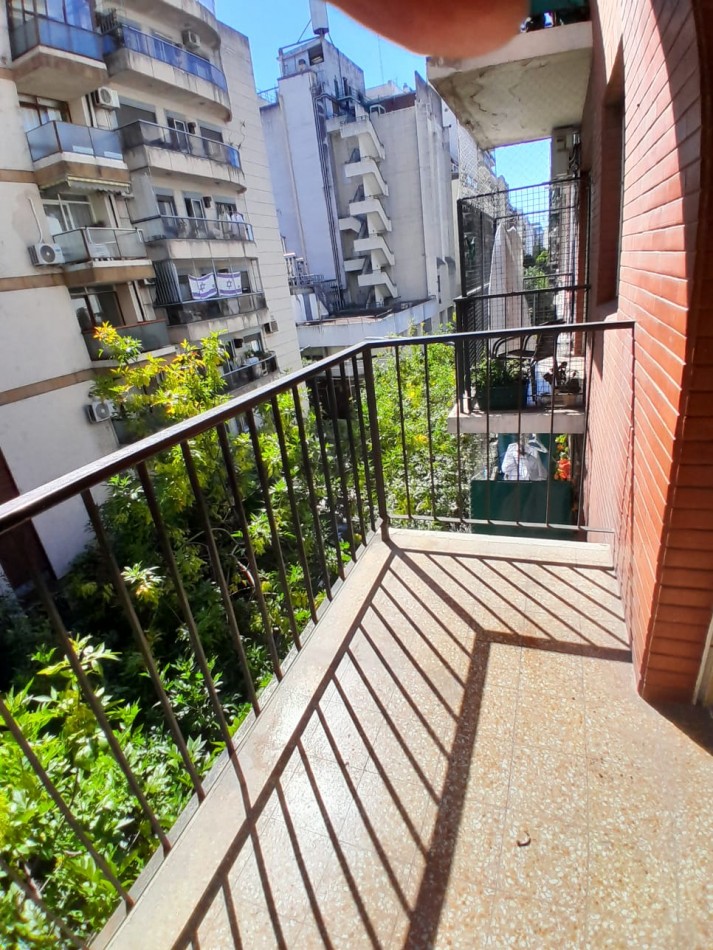 Luminoso 2 ambientes con balcon