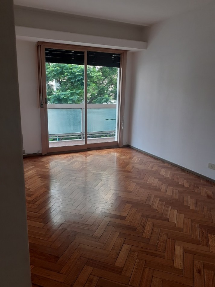 3 ambientes y gran balcon 