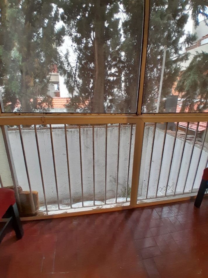 Amplio y con balcon