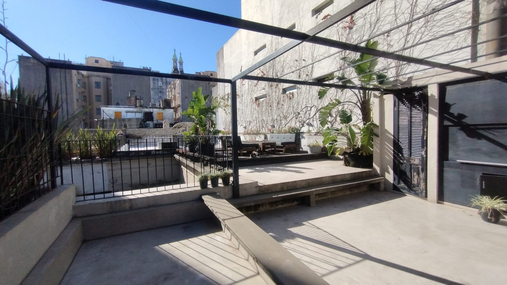 Imponente Casona de Autor + Local Comercial | Terraza
