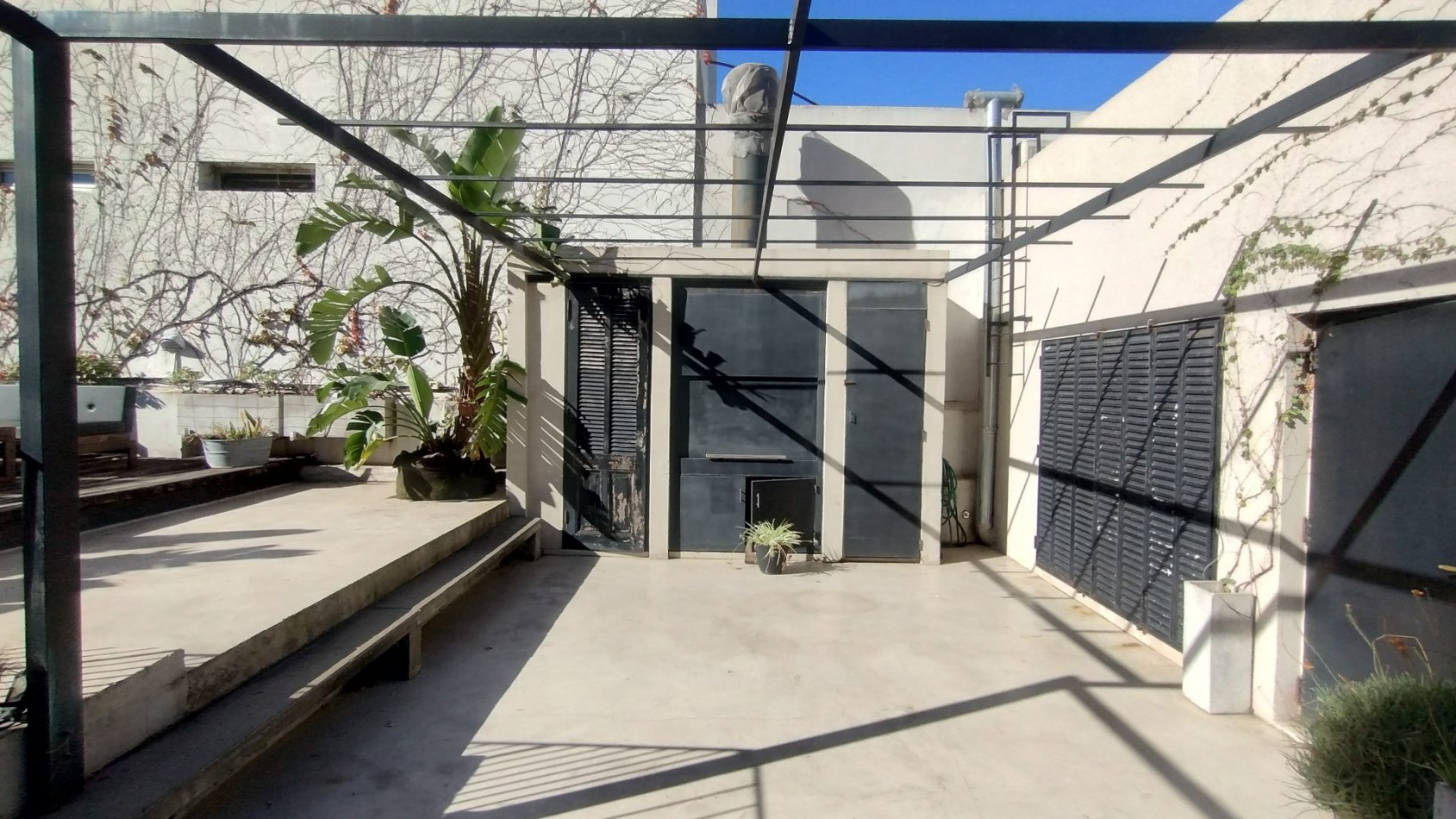 Imponente Casona de Autor + Local Comercial | Terraza