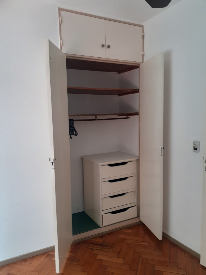 3 ambientes y gran balcon 