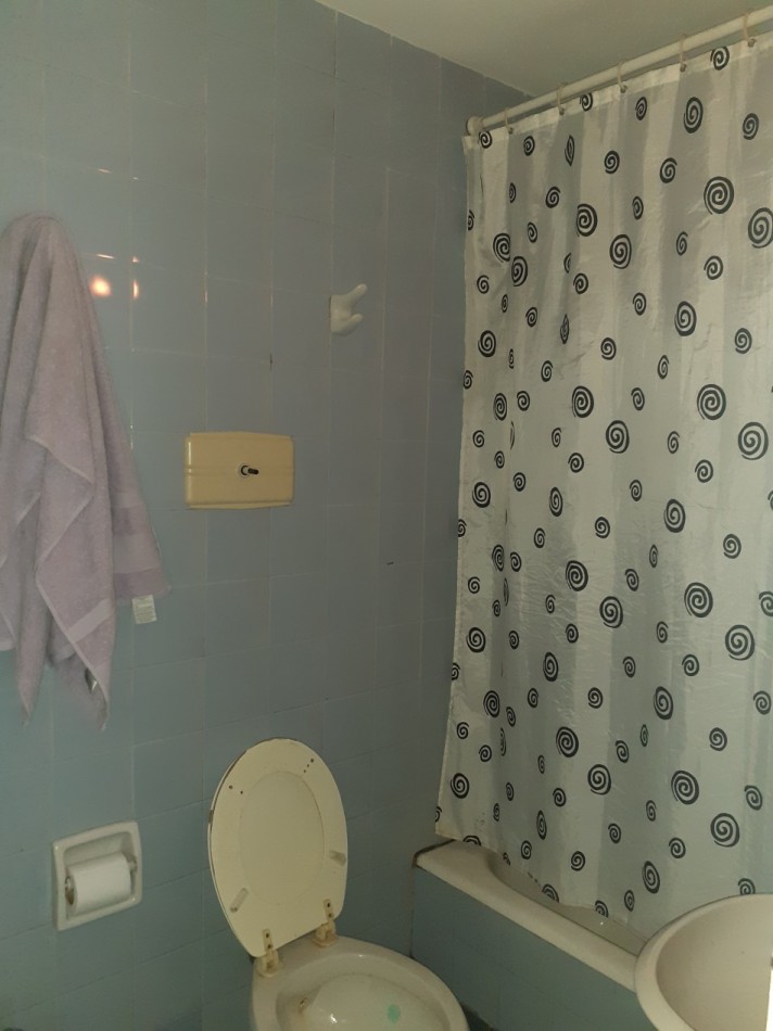 3 ambientes y gran balcon 