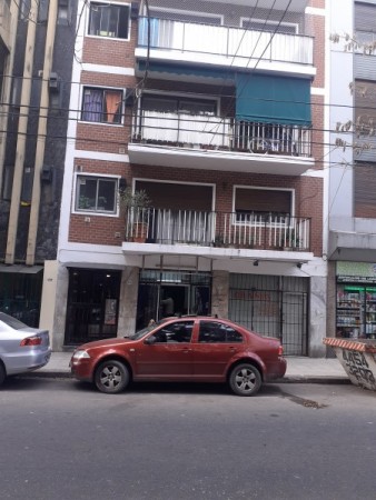 Departamento amoblado. Cercano al hospital Italiano